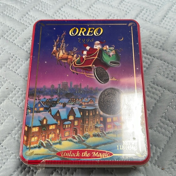 - Vintage - Oreo Holiday Cookie Tin - 1995 -🎅 - Picture 1 of 9